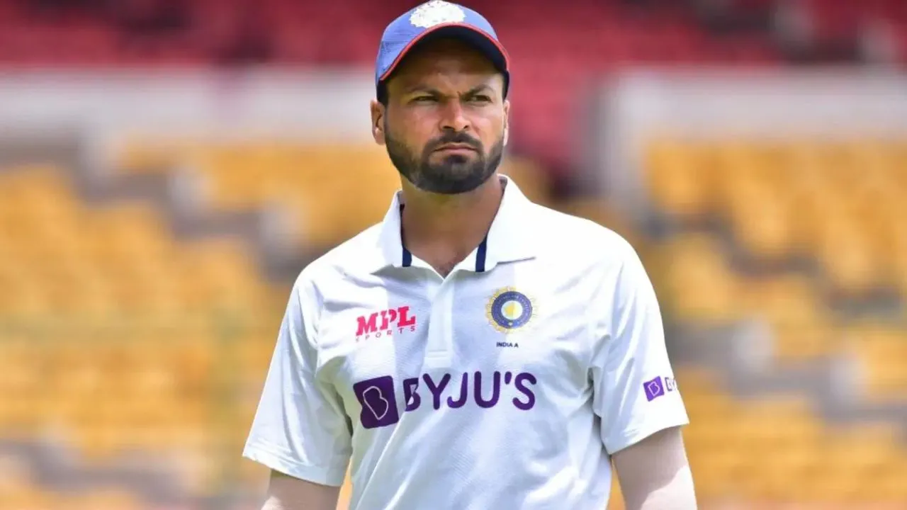 Mukesh Kumar Test cricket.webp